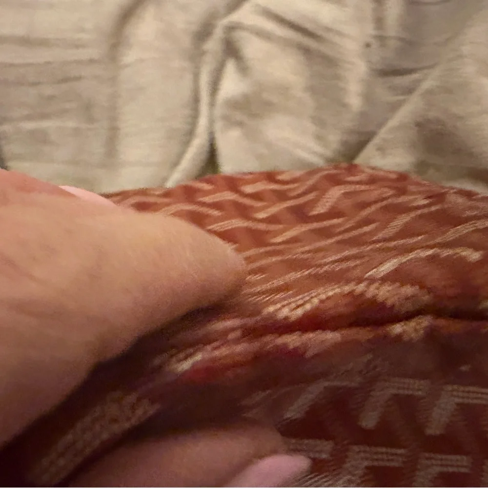 Red Designer-Pattern Tote with Matching Pouch - Picture 6 of 9